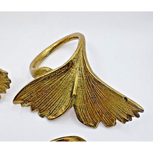 Vintage Set of 4 Brass Leaf Napkin Rings Used Not Polished - Picture 4 of 10